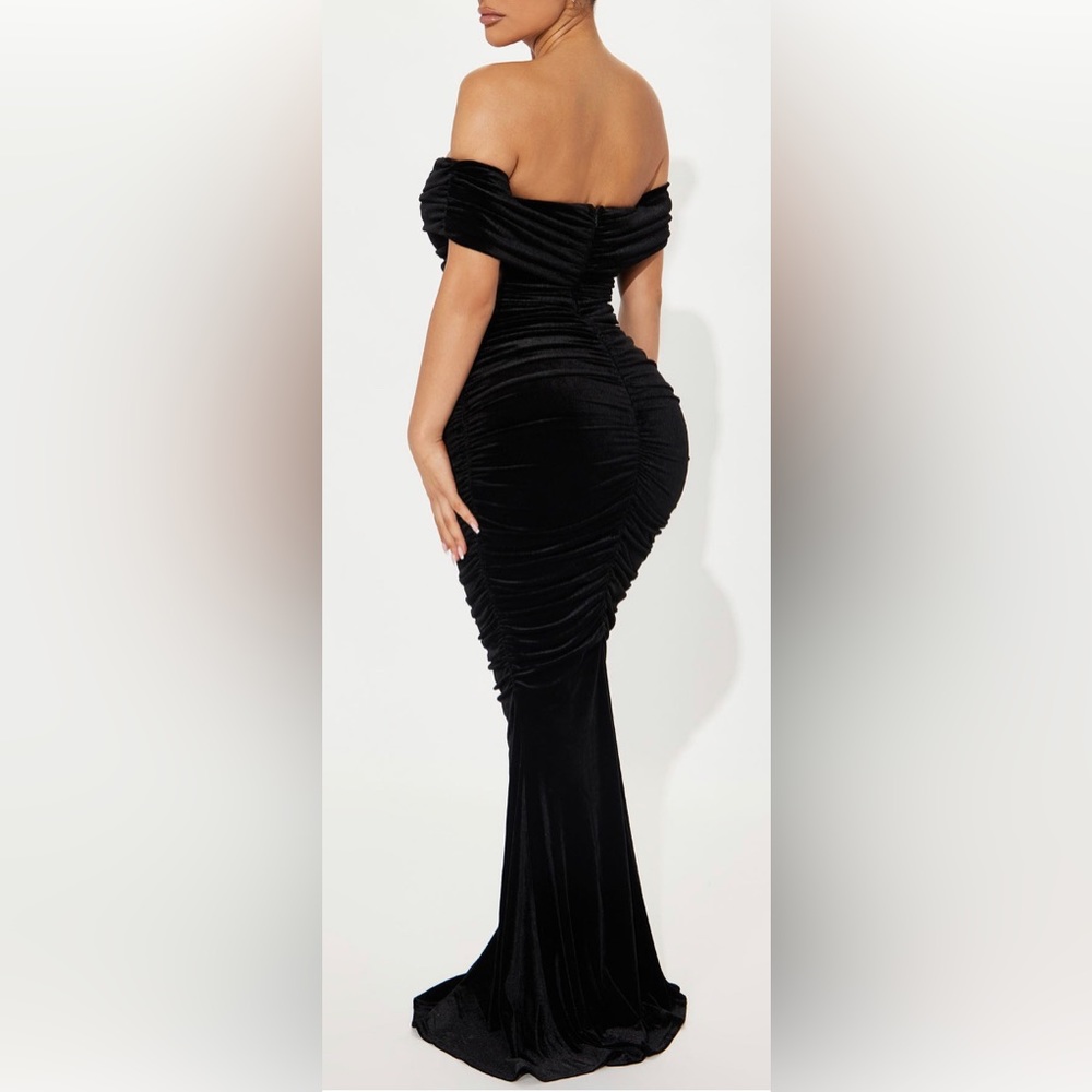 Karissa Velvet Maxi Dress - Black